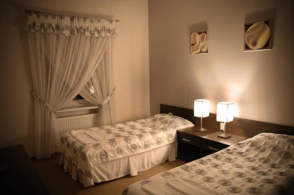 Hotel Chrobry Łęczyca Εξωτερικό φωτογραφία