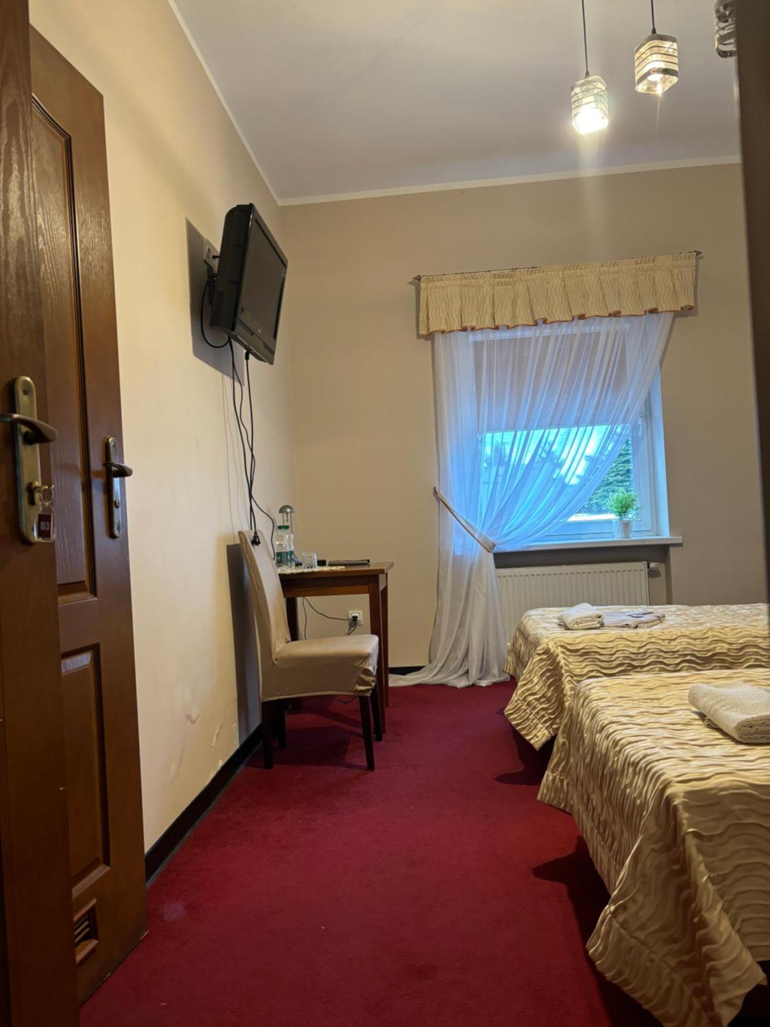 Hotel Chrobry Łęczyca Εξωτερικό φωτογραφία