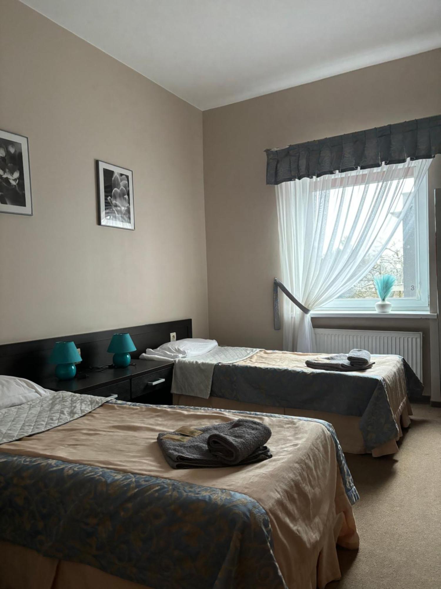 Hotel Chrobry Łęczyca Εξωτερικό φωτογραφία